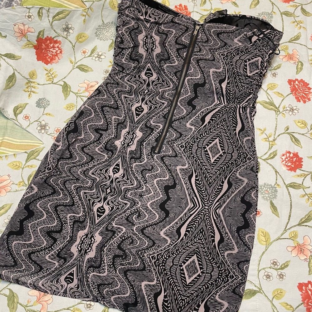 Guess Ruffle Mini Dress - Picture 15 of 15